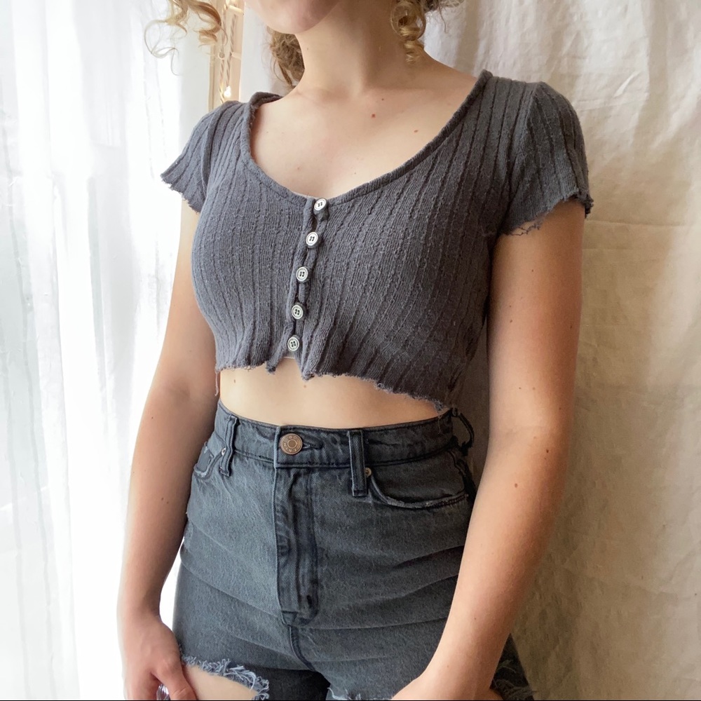 ✴️SOLD✴️Urban Outfitters Short Sleeve Ribbed Crop